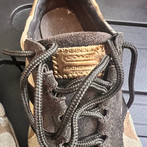 Authentic Coach Sneaker - Picture 3 of 9